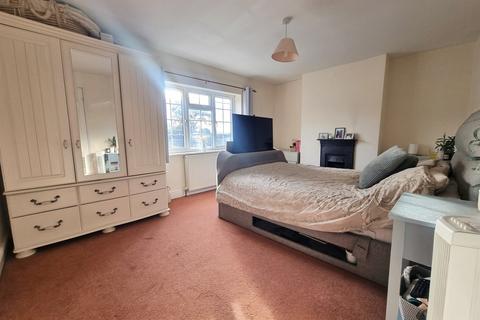 3 bedroom end of terrace house to rent, Old Bishopstoke