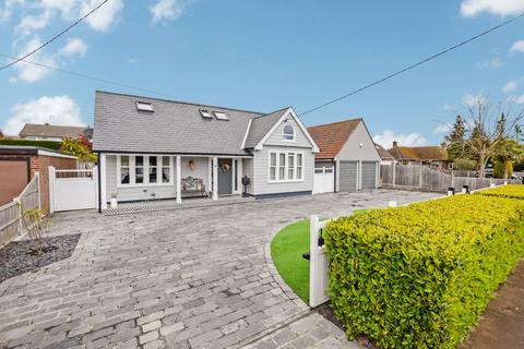 5 bedroom detached house for sale, Branksome Avenue, Stanford-Le-Hope, SS17