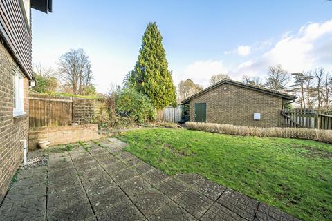 2 Cromlix Close, Chislehurst, BR7 5SJ