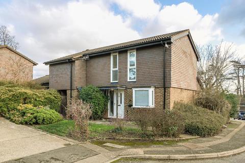 2 Cromlix Close, Chislehurst, BR7 5SJ