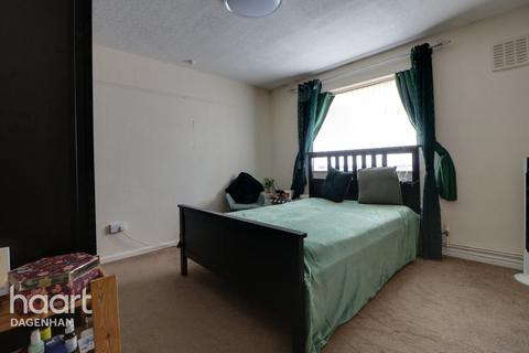 2 bedroom terraced house for sale, Bosworth Road, Dagenham