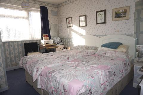 11 Romney Close, Chessington, KT9 1BP