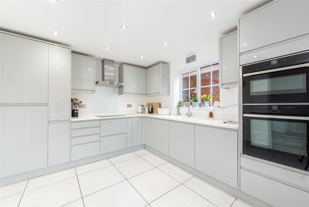Kitchen/Breakfast Rm