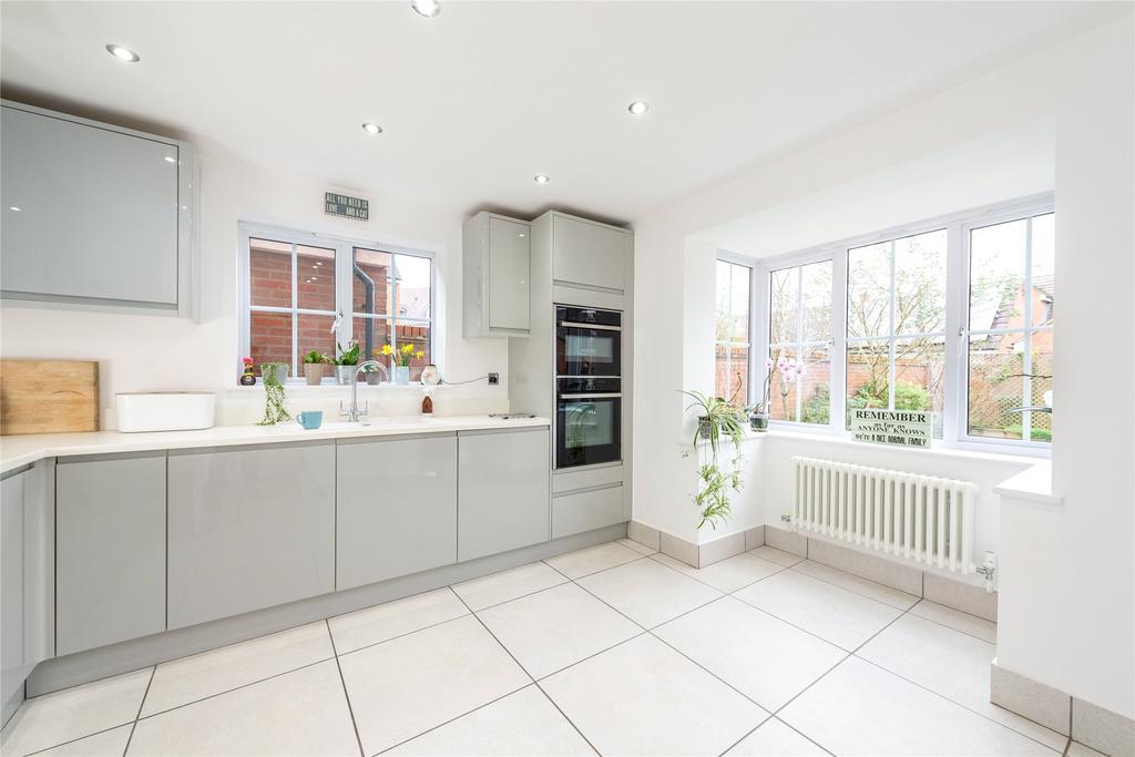 Kitchen/Breakfast Rm