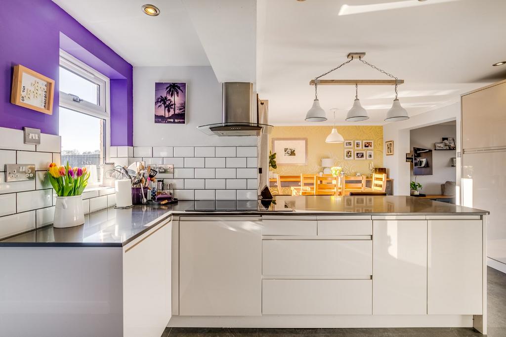 Broom Grove, Knebworth... 3 bed semidetached house for sale £475,000