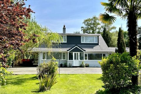 86 Woolsbridge Road, Ashley Heath, Ringwood, BH24 2LY