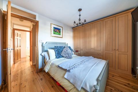 5 Cassocks Square, Shepperton, TW17 8JH