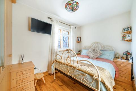 5 Cassocks Square, Shepperton, TW17 8JH