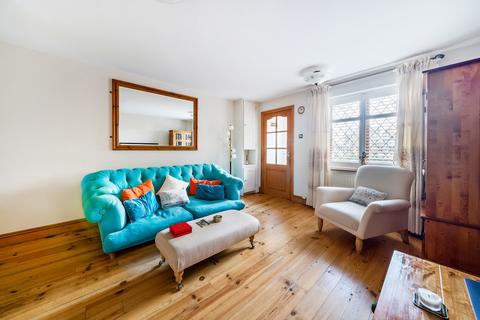 5 Cassocks Square, Shepperton, TW17 8JH