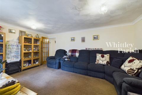 7 Herolf Way, Harleston, IP20 9QA