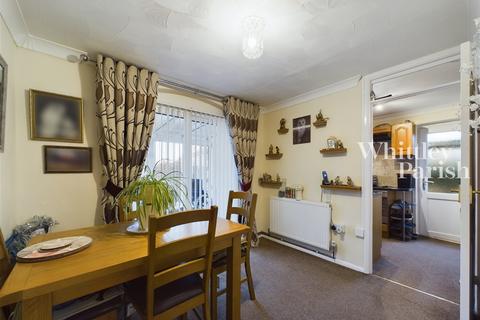7 Herolf Way, Harleston, IP20 9QA