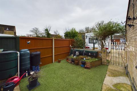 7 Herolf Way, Harleston, IP20 9QA