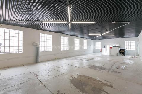 Industrial unit to rent, Holloway Road, Holloway, N7