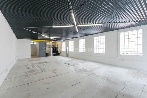 Industrial unit to rent, Holloway Road, Holloway, N7