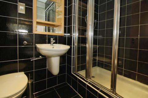 2 bedroom flat to rent, Regents Quay, Brewery Wharf, Leeds, LS10