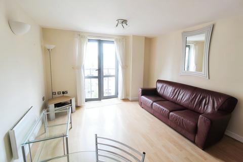 2 bedroom flat to rent, City Walk, Leeds, West Yorkshire, LS11