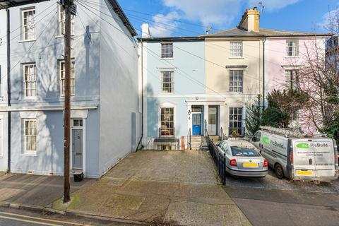 4 Clarence Place, Gravesend, DA12 1LD