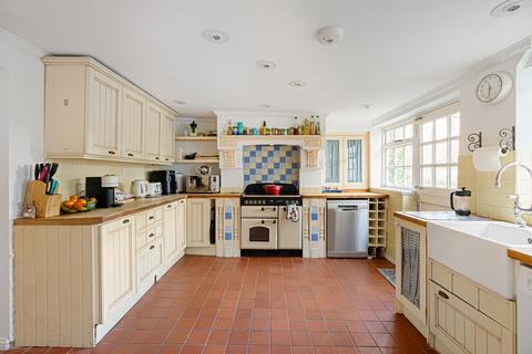 4 Clarence Place, Gravesend, DA12 1LD