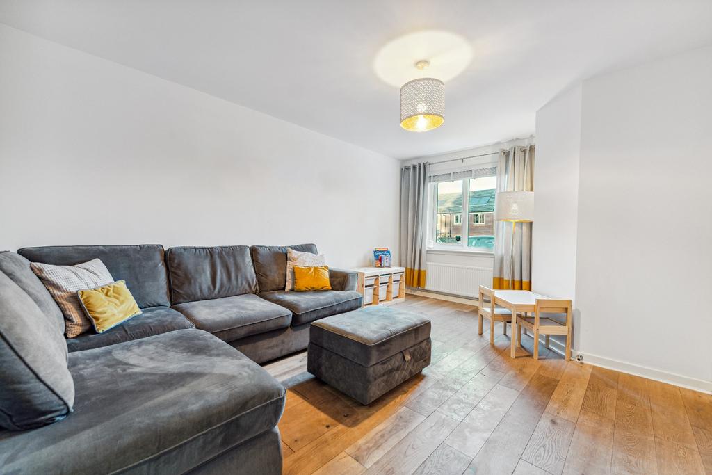 Patterton Range Drive, Darnley, Glasgow, G53 7YZ 3 bed end of terrace house for sale £199,000