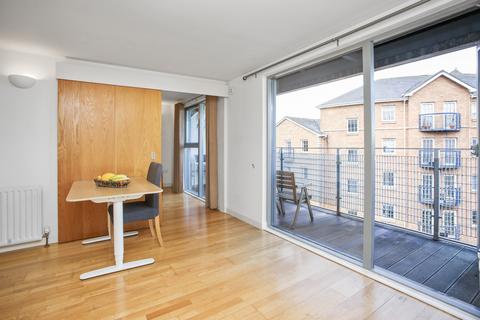 Flat 32, 2 Sheriff Brae, Edinburgh, EH6 6EQ