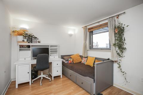 Flat 32, 2 Sheriff Brae, Edinburgh, EH6 6EQ