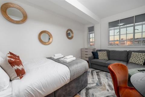 Studio to rent, Chelsea Cloisters, Sloane Avenue, London, SW3