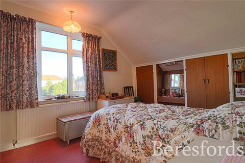 11 Whitethorn Gardens, Hornchurch, RM11 2AL