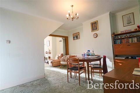 11 Whitethorn Gardens, Hornchurch, RM11 2AL