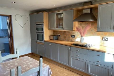 4 Caledfwlch, Cwmifor, Llandeilo, SA19 7BT