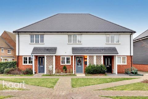 2 bedroom end of terrace house to rent, Wagtail Walk, Ashford