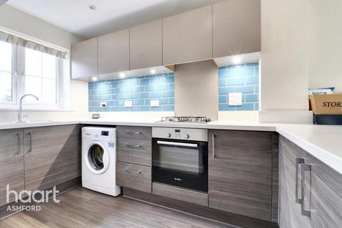 2 bedroom end of terrace house to rent, Wagtail Walk, Ashford