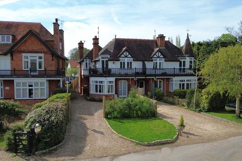 3 bedroom maisonette for sale, Basmore Lane, Lower Shiplake, Henley-on-Thames, Oxfordshire, RG9