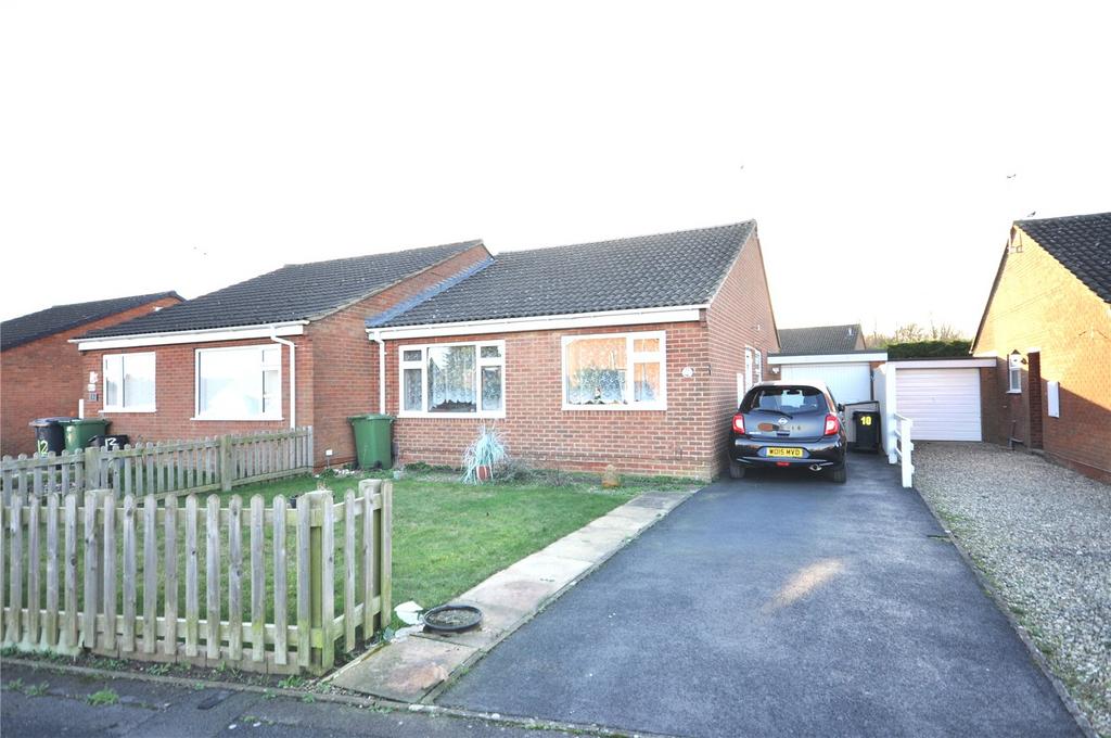 White Castle, Toothill, Swindon, Wiltshire, SN5 2 bed bungalow for sale