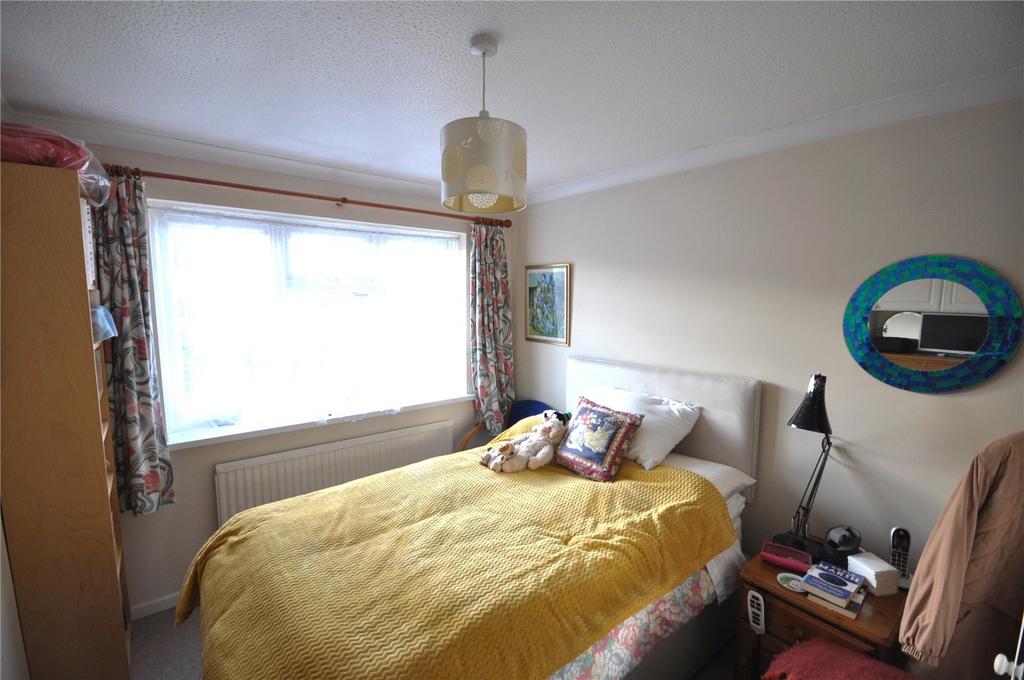 White Castle, Toothill, Swindon, Wiltshire, SN5 2 bed bungalow for sale £255,000