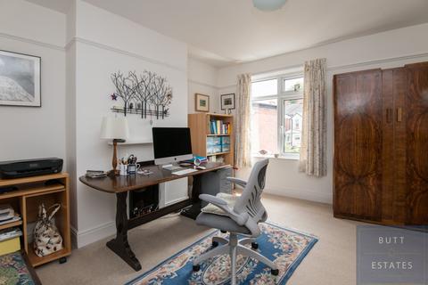 103 Old Tiverton Road, Exeter, EX4 6LD