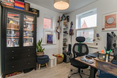 20 Dart Avenue, Exeter, EX2 7FX
