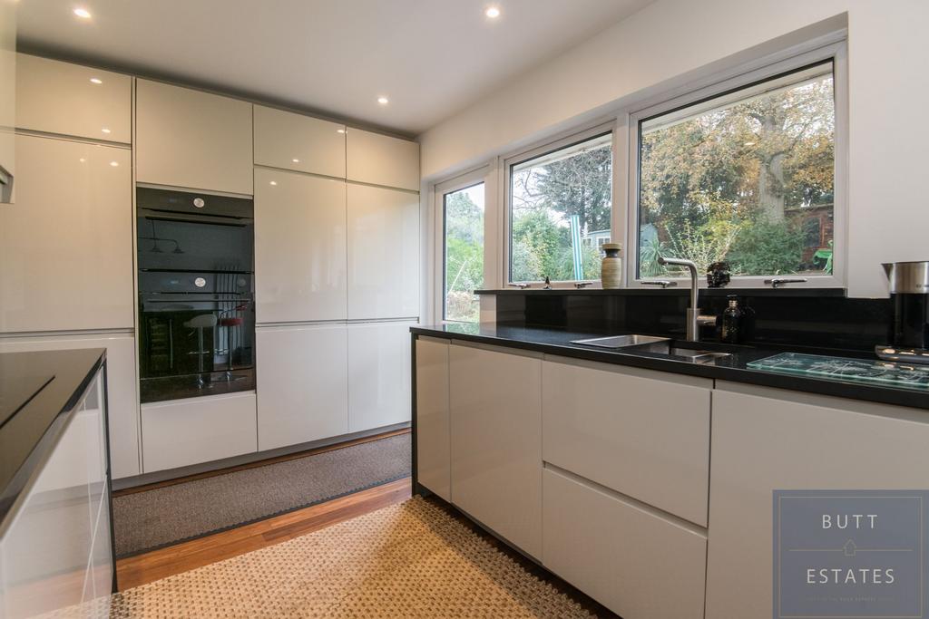 Clyst St. Mary, Exeter EX5 3 bed bungalow for sale £475,000