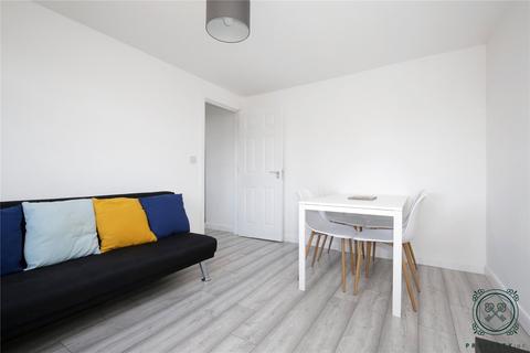 2 bedroom apartment to rent - The Roundway, Haringey, N17