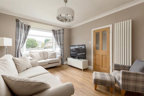 66 Drum Brae North, Edinburgh, EH4 8AZ