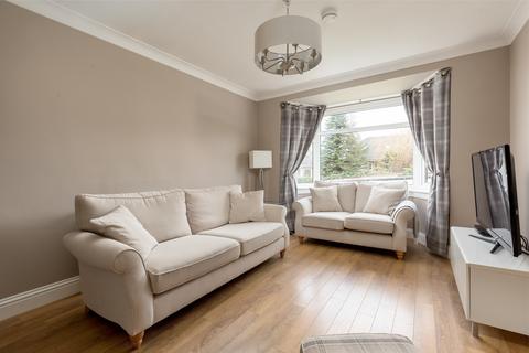 66 Drum Brae North, Edinburgh, EH4 8AZ
