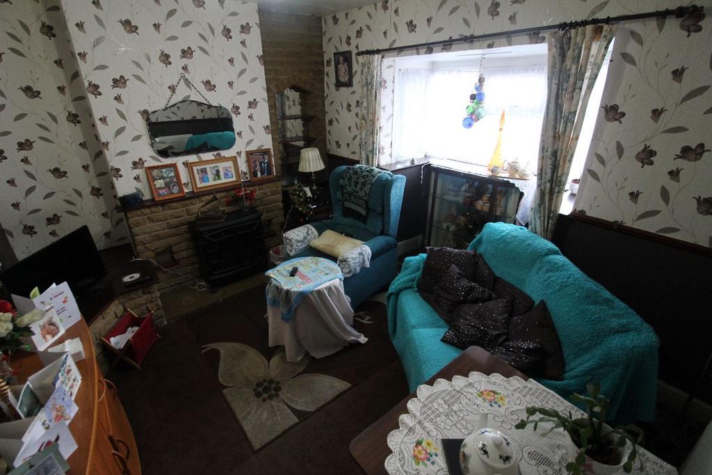 Bradley Lane, Bilston 3 bed semidetached house for sale £130,000