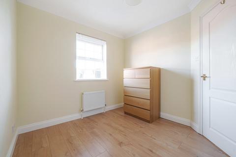 3 bedroom terraced house for sale, Artillery Mews, Tilehurst Road, Reading