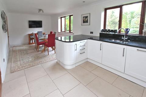 80 New Forest Drive, Brockenhurst, SO42 7QW