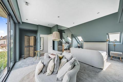 2 Radlet Avenue, London, SE26 4BZ