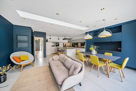 2 Radlet Avenue, London, SE26 4BZ