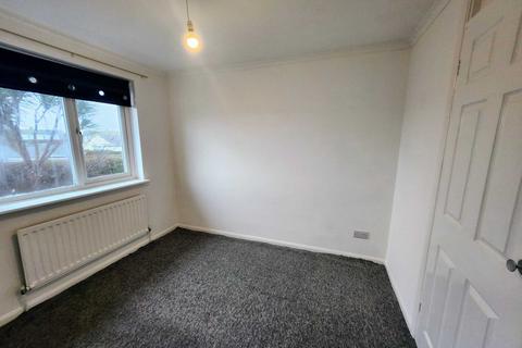 3 bedroom terraced house to rent, Ruskin Close, Chichester