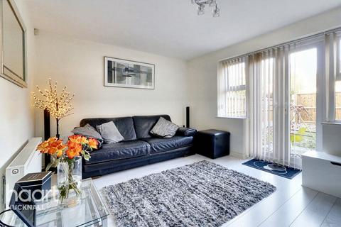 24 Golf Close, Nottingham, NG6 8YZ