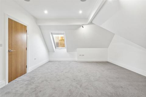 40b Rosemont Road, London, W3 9LY