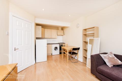 2 bedroom flat to rent, Finchley Road, London NW11