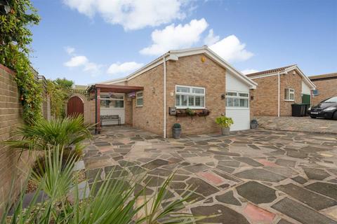 2 bedroom detached bungalow for sale, Yardhurst Gardens, Margate